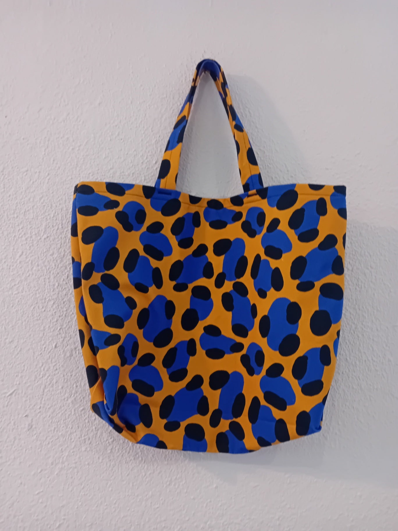 Tasche Gelb mit blauem und schwarzem Muster